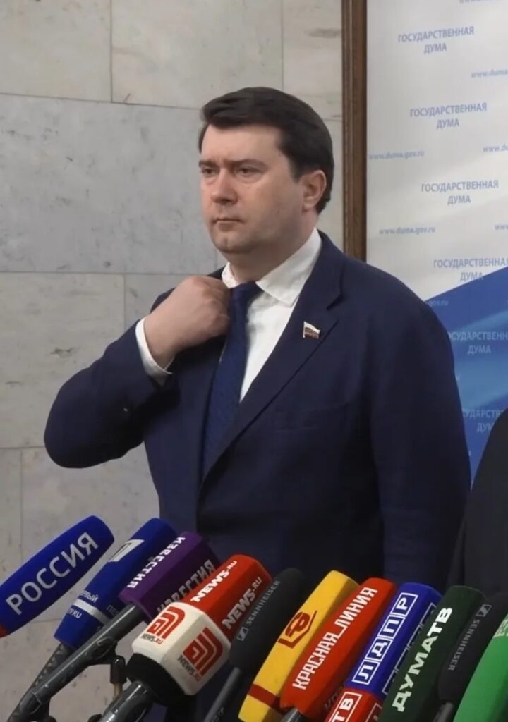 в так называемом бюро обкома сейчас 3 юриста, как минимум, у кого ещё дипломы припрятаны неизвестно..) Да и юрист ЦК) проиграли все суды. Просто все